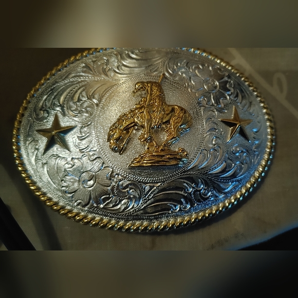 Western Silver Plate Belt Buckle with End of the Trail Indian - Picture 1 of 5